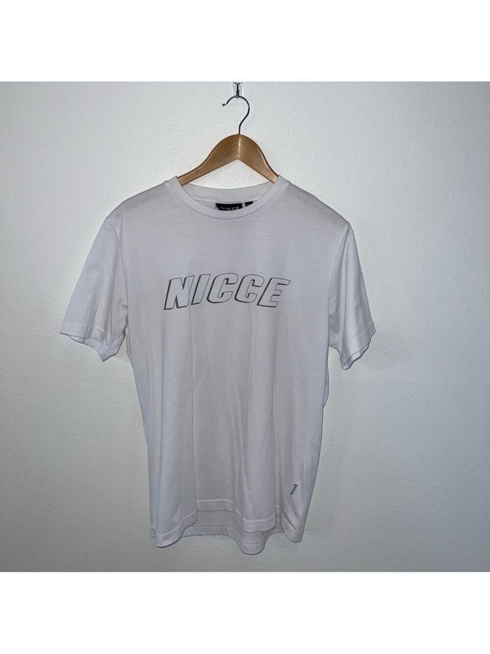 NICCE White Short Sleeve Tee Shirt Size Medium NWOT
